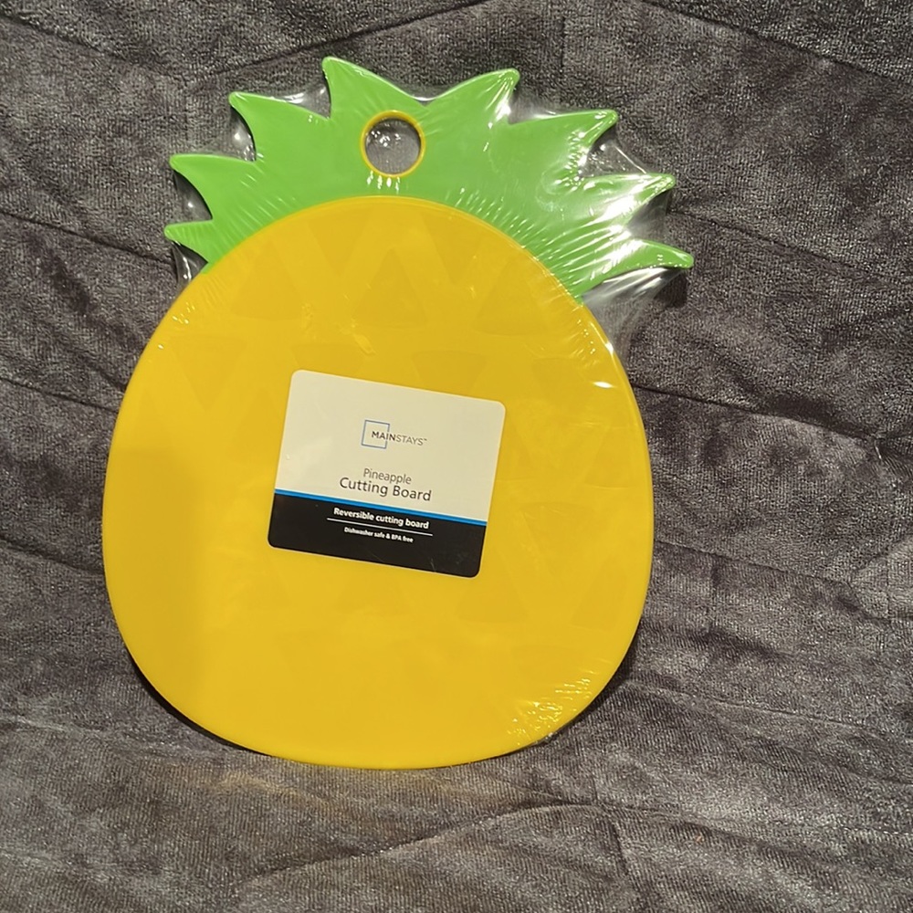 1 Strawberry , 3 watermelon, 1 pineapple cutting board - Picture 7 of 8